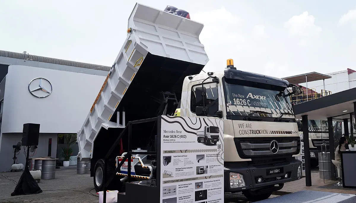DCVI luncurkan Mercedes-Benz Axor 1626 C di Jakarta, truk baru yang difokuskan untuk proyek konstruksi dan tambang. (Sumber: Dok DCVI)