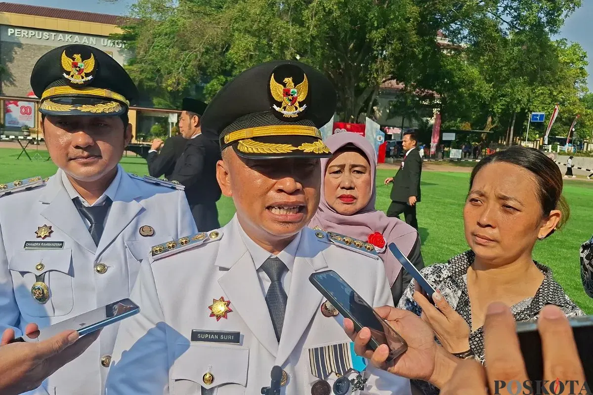 Wali Kota Depok, Supian Suri di Lapangan Balai Kota Depok. (Sumber: Poskota/Angga Pahlevi)