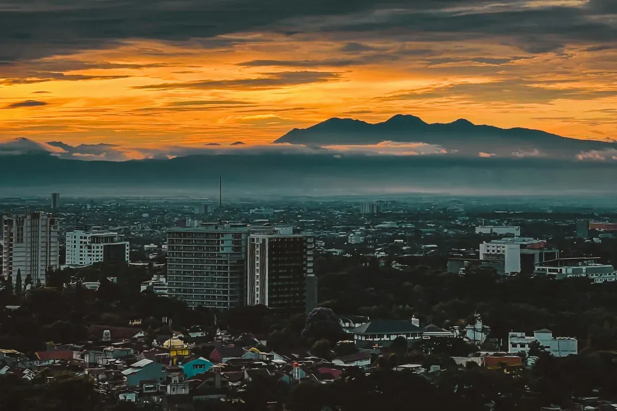 5 Rekomendasi Tempat Staycation Murah Meriah di Bandung (Sumber: Unsplash/Luqman Nurhakim)
