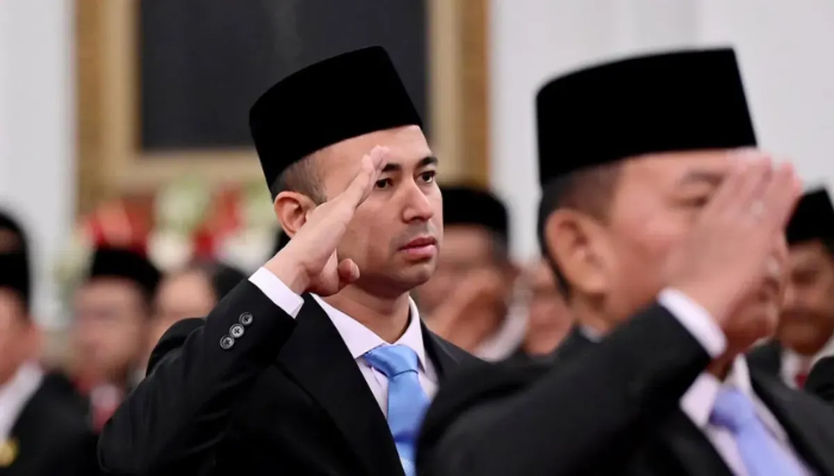 Raffi Ahmad masuk bursa calon Menpora menggantikan Dito Ariotedjo. Peluang, rekam jejak, dan tantangannya bersaing dengan nama-nama seperti Taufik Hidayat. Simak di sini! (Sumber: Instagram/@raffinagita1717)