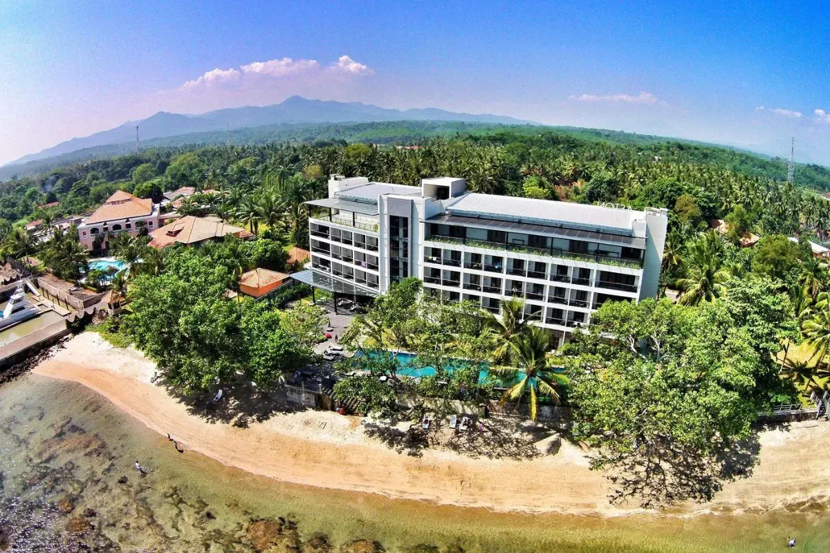 Berikut rekomendasi hotel pinggir pantai anyer untuk liburan (Sumber: Aston)