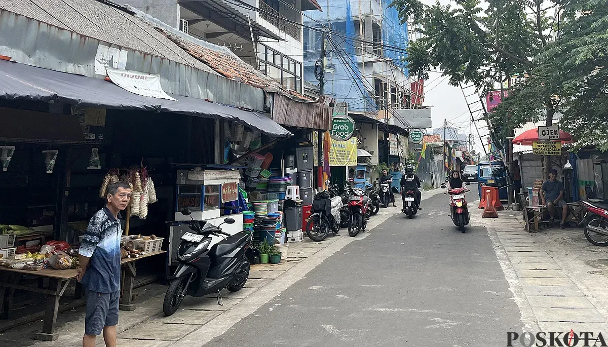 Suasana di Pasar Radio Dalam, Kebayoran Baru, Jakarta Selatan. (Sumber: POSKOTA | Foto: Pandi Ramedhan)