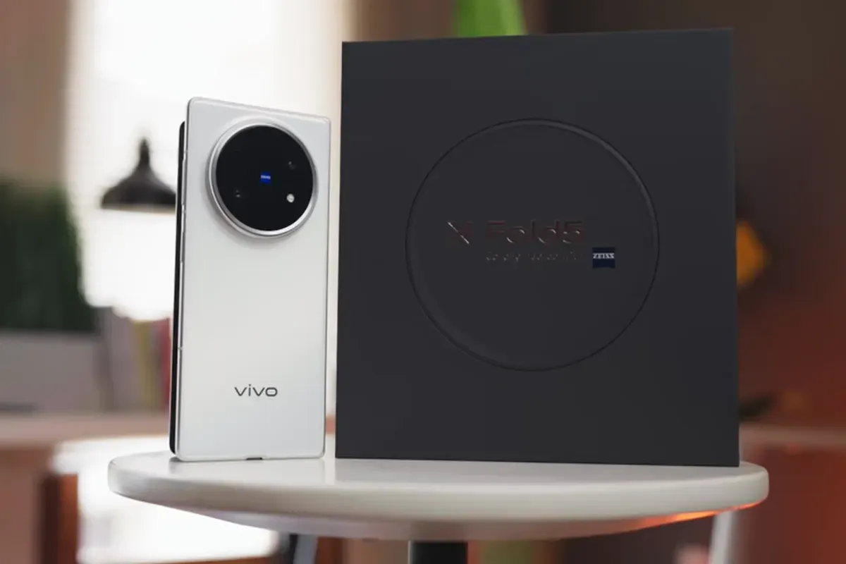 Spesifikasi dan Harga Vivo X Fold 5, Smartphone Foldable dengan Baterai Jumbo (Sumber: YouTube/Putu Reza)