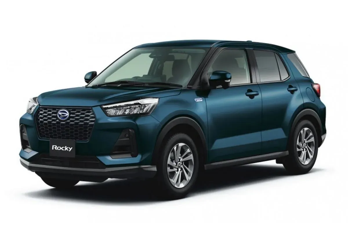 Mobil Daihatsu Rocky Hybrid hadir sebagai SUV kompak dengan motor listrik utama dan mesin pengisi daya. (Sumber: Dok. Toyota)