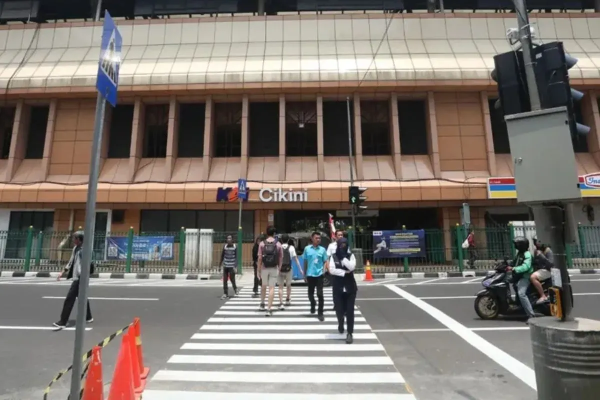 Pelican Crossing di depan Stasiun Cikini, Jakarta. (Sumber: Instagram/@beritajakarta)