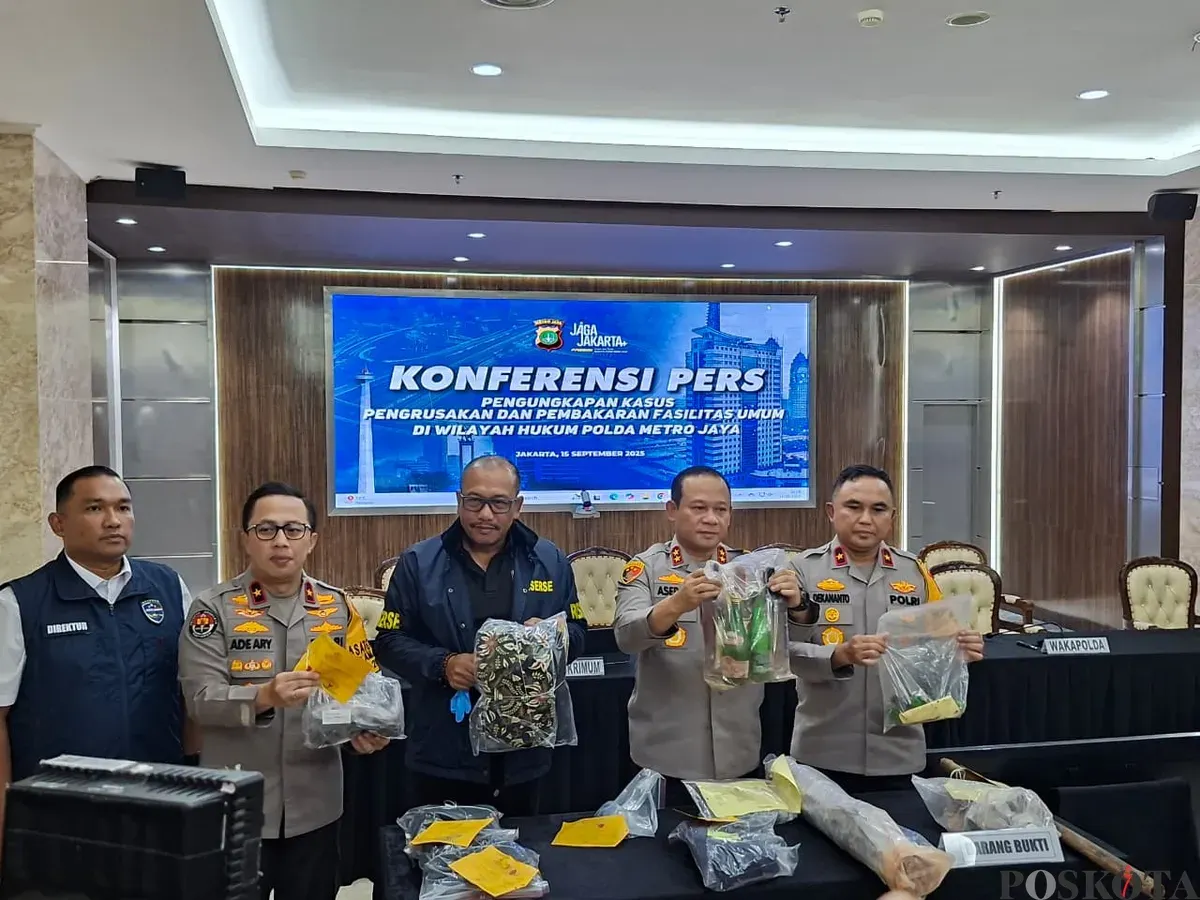 Polda Metro Jaya menetapkan 16 orang sebagai tersangka dalam kasus perusakan dan pembakaran fasilitas umum yang terjadi dalam aksi unjuk rasa pada 28 hingga 31 Agustus 2025. (Sumber: Poskota/Ali Mansur)
