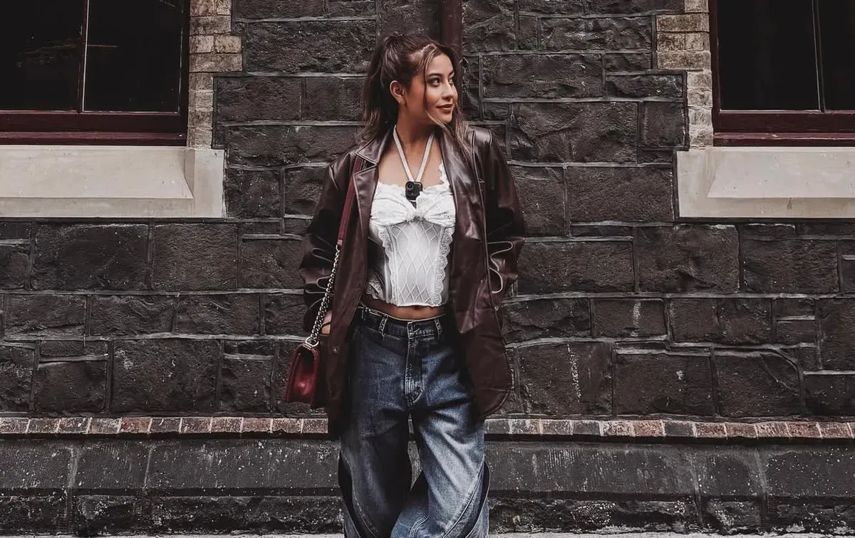 Karin Novilda atau lebih dikenal dengan Awkarin, resmi memutuskan untuk pindah dari Jakarta dan menetap di Melbourne, Australia. (Sumber: Instagram/@narinkovilda)