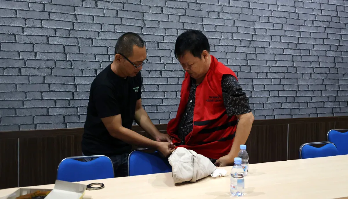 Johnny Kainde terpidana kasus penipuan JB Grup ditangkap setelah 2 tahun buron. (Sumber: Dok Penkum Kejati Banten)