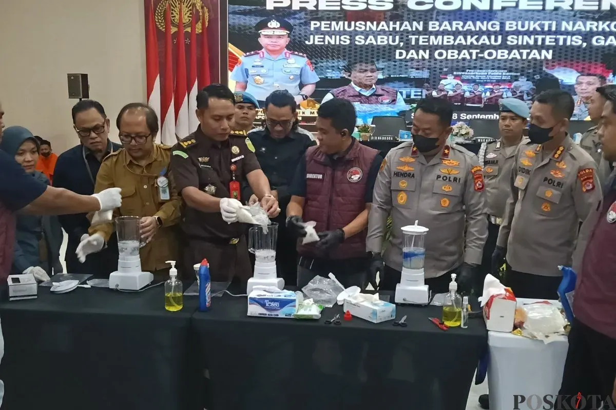 Jumpa pers pemusnahan narkoba di Mapolda Banten, Kelurahan Banjarsari, Kecamatan Cipocok Jaya, Kota Serang, Selasa, 16 September 2025. (Sumber: Poskota/Rahmat Haryono)