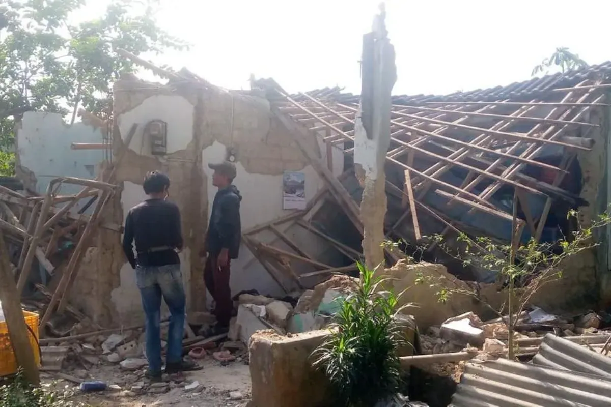 Rumah milik warga Desa Cinangka, Ciampea, Kabupaten Bogor, ambruk, Senin, 15 September 2025. (Sumber: Dok. Istimewa)