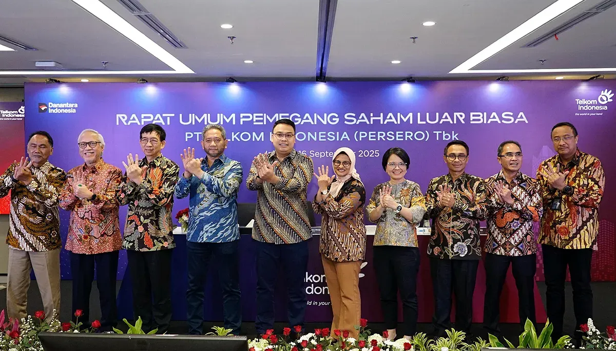 Susunan Dewan Komisaris dan Jajaran Direksi Telkom pada acara RUPSLB yang diselenggarakan secara daring di Jakarta, pada Selasa, 16 September 2025. (Sumber: Corcom Telkom)