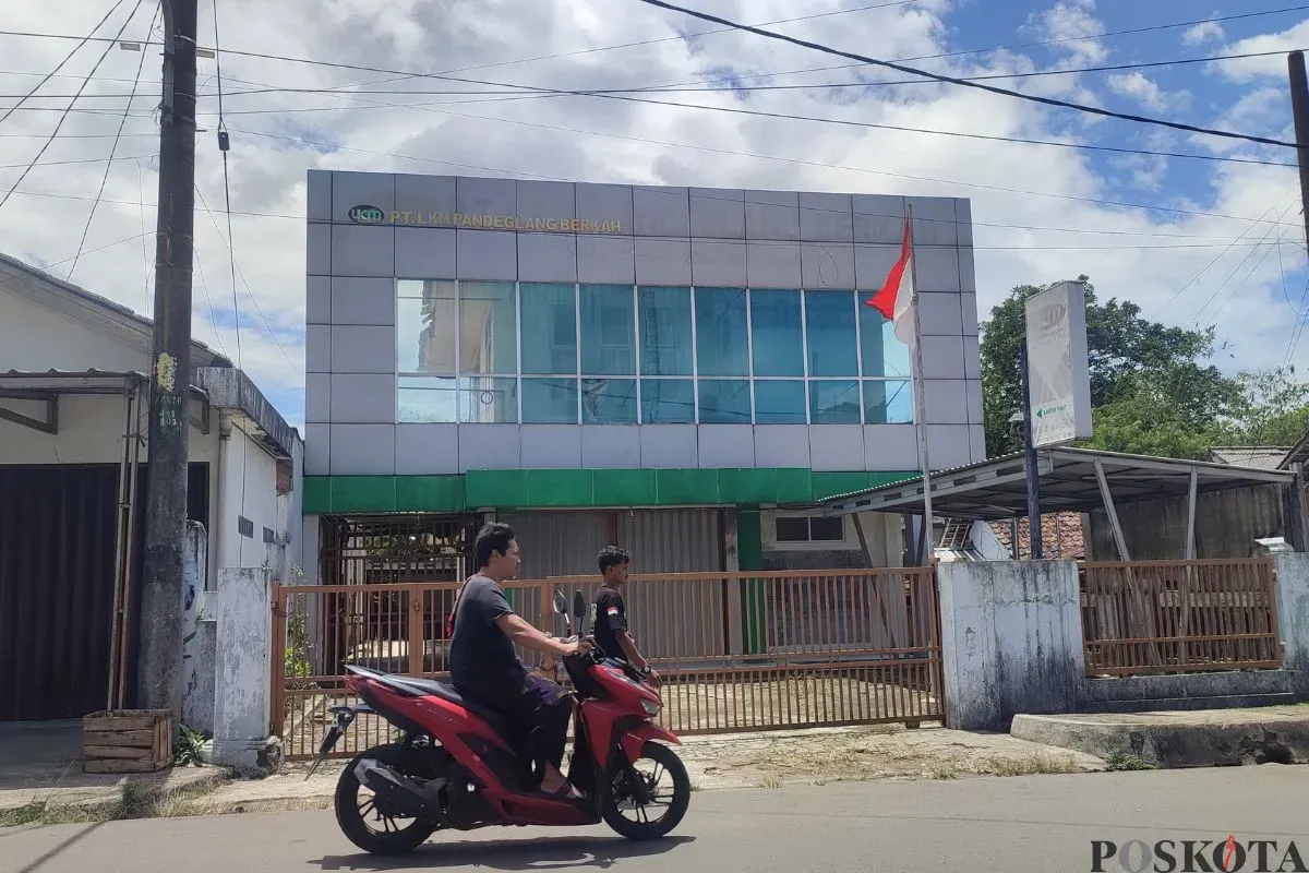 Suasana di Kantor BUMD LKM Pandeglang Berkah nampak sepi dari aktivitas pegawai. (Sumber: Poskota/Samsul Fatoni)