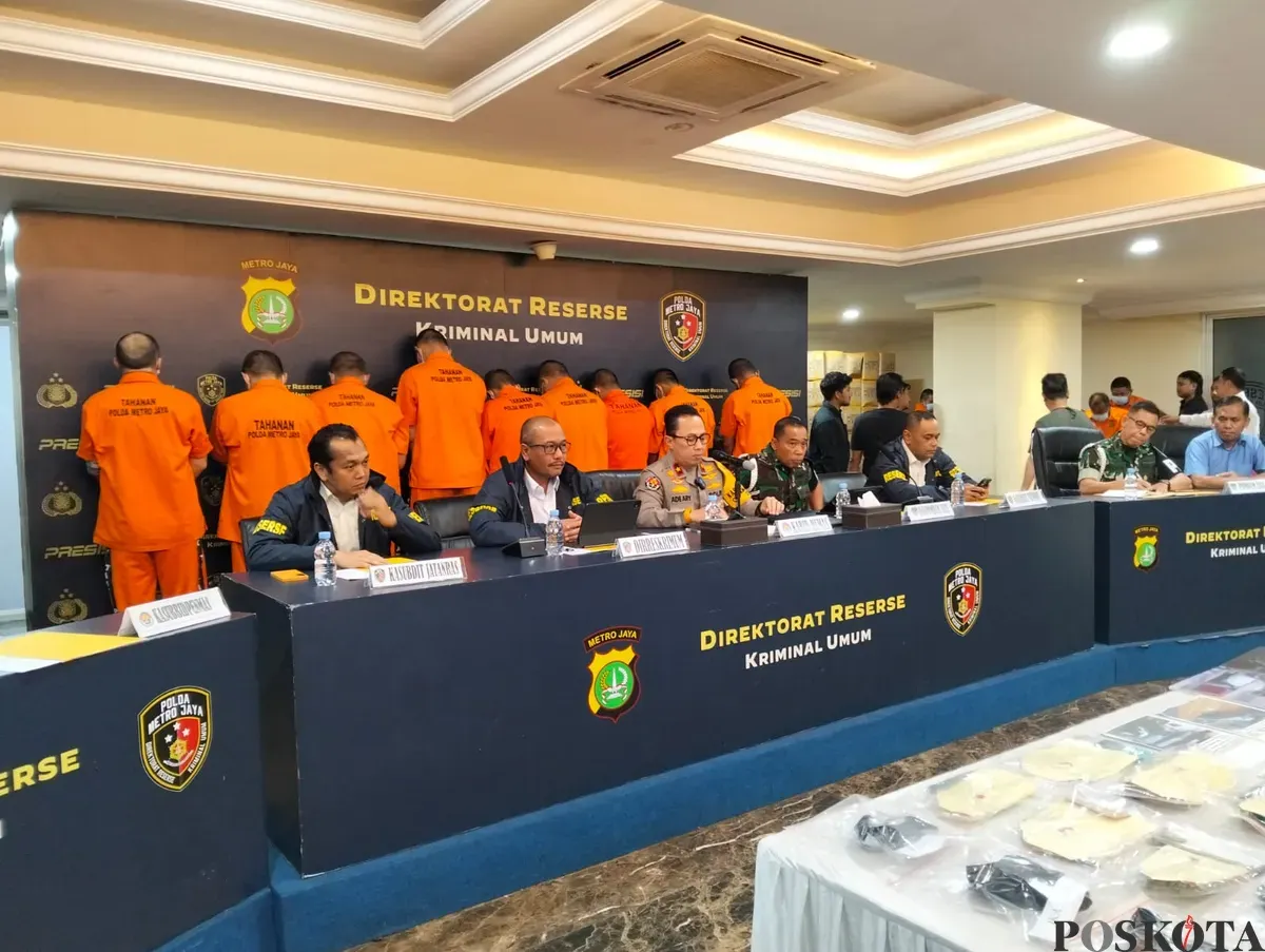 Polda Metro Jaya menggelar konferensi pers terkait motif kasus penculikan yang berujung kematian Kacab BRI) Cempaka Putih, Mohamad Ilham Pradipta, di Polda Metro Jaya, Jakarta Selatan, Selasa, 16 September 2025. (Sumber: Poskota/Ali Mansur)