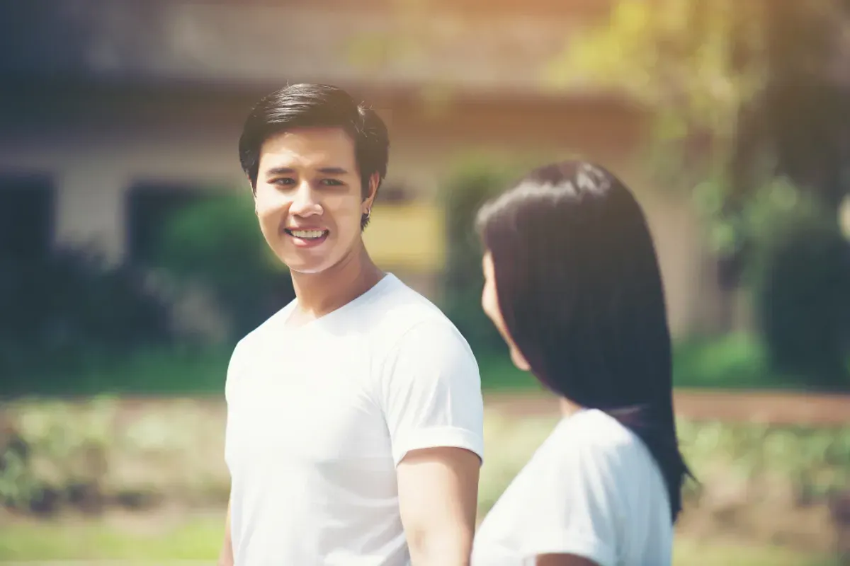 Ilustrasi. Prompt Gemini AI untuk membuat foto romantis bareng pasangan. (Sumber: Freepik/ jcomp)