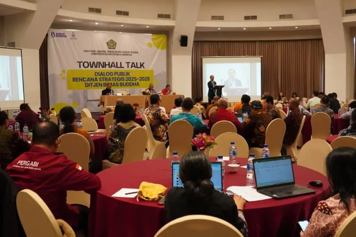 Dirjen Bimas Buddha menyelenggarakan Townhall Talk Dialog Publik Rencana Strategis (Renstra) 2025-2029 secara hybrid. (Sumber: Dok. Istimewa)