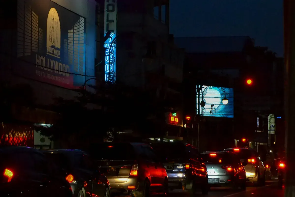 5 Tempat Ngopi 24 Jam di Bandung (Sumber: Unsplash/Irene Arbintha)