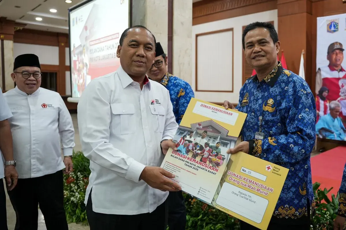 Pengukuhan Panitia Bulan Dana PMI Jakarta Barat Tahun 2025 di Ruang Ali Sadikin, Kantor Wali Kota Jakarta Barat, Jumat, 19 September 2025. (Sumber: Dok. PMI Jakarta Barat)