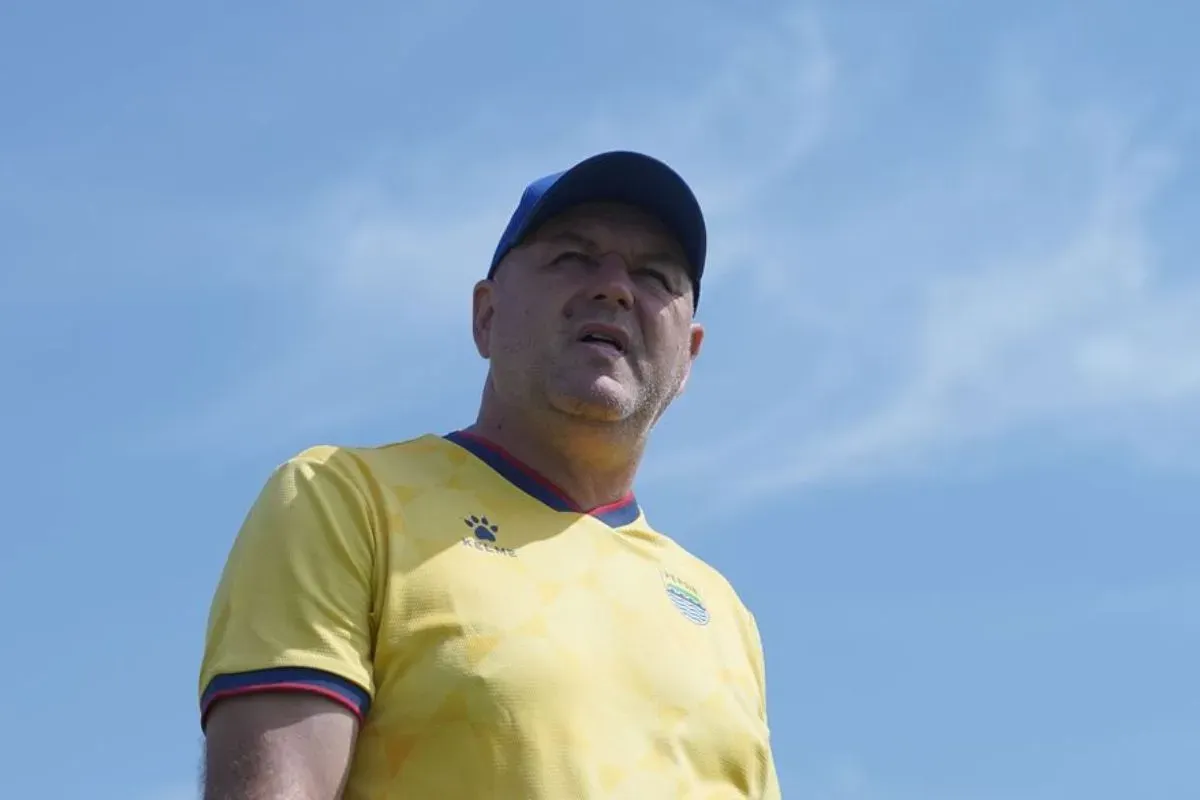 Pelatih Persib Bandung, Bojan Hodak. (Sumber: persib.co.id)