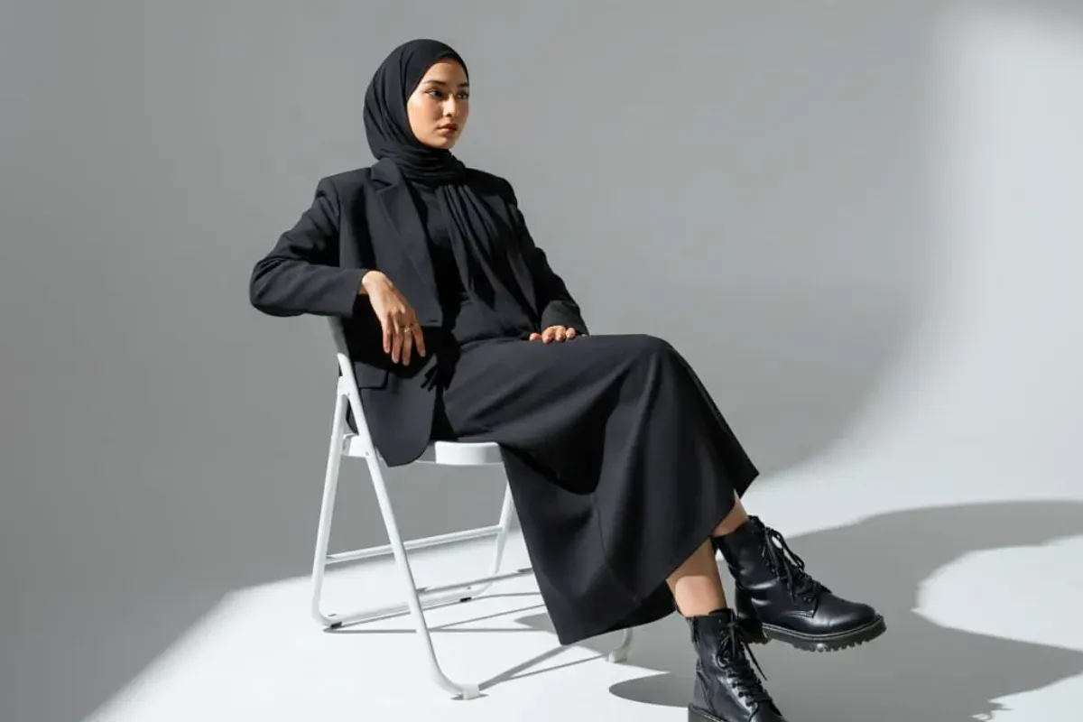 Ilustrasi foto ala studio yang dibuat oleh Gemini AI. (Sumber: Poskota/Gemini AI)