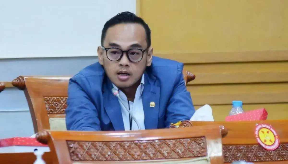 Ketua Komisi III Dewan Perwakilan Rakyat (DPR), Rano Alfath, menyambut baik kebijakan Kakorlantas Polri Irjen Agus Suryonugroho yang membatasi penggunaan sirene dan strobo dalam pengawalan kendaraan pejabat. (Sumber: Istimewa)