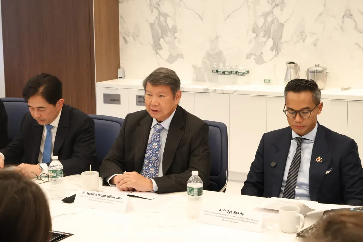 Utusan Khusus Presiden RI Bidang Iklim dan Energi, Hashim Djojohadikusumo, berbicara dalam Indonesia Carbon Market Executive Roundtable pada rangkaian Climate Week NYC 2025 di New York, Amerika Serikat, Senin, 22 September 2025. (Sumber: Istimewa)