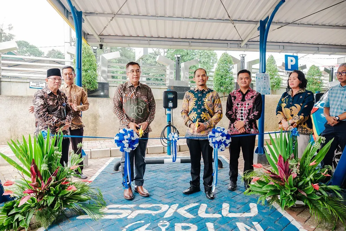 Peresmian SPKLU perdana di Universitas Terbuka, Tangerang Selatan, Jumat 19 September 2025. (Sumber: Dok. PLN UID Jakarta Raya)