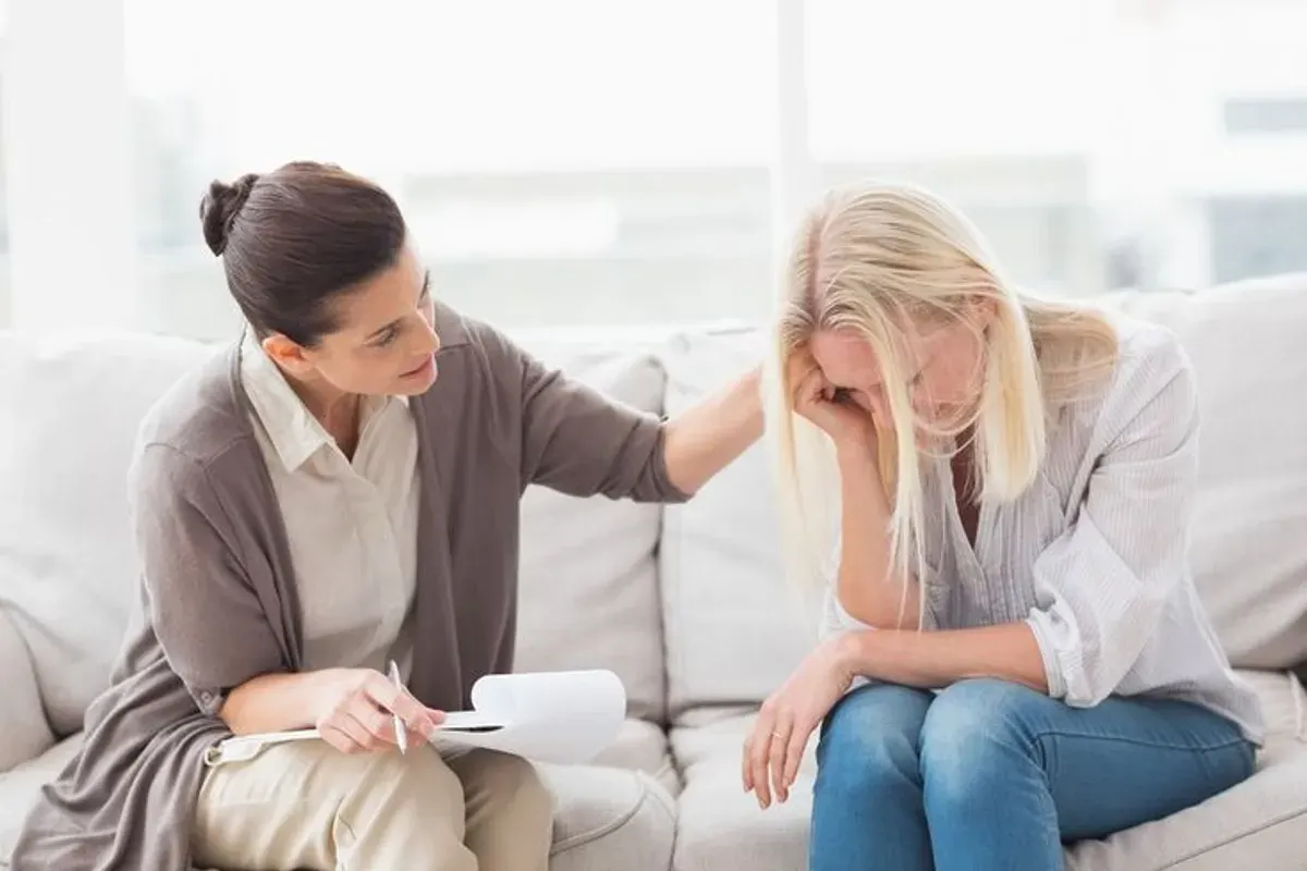 Tak Perlu Berjuang Sendirian, JakCare Hadir Jadi Penolong Kesehatan Mental Ibu Kota (Sumber: Pinterest)