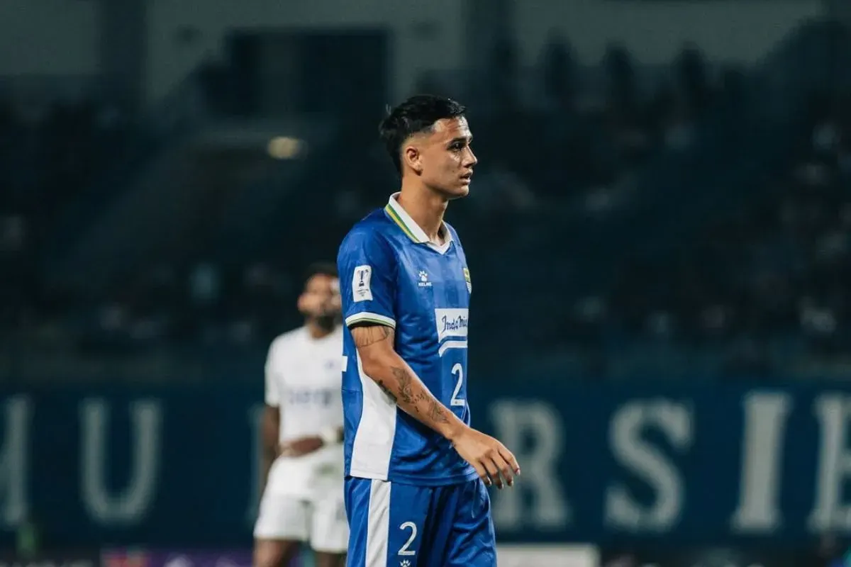Eliano Reijnders ungkap kesiapannya menghadapi laga tandang beruntun tim Persib Bandung. (Sumber: Instagram/@eliano.r)