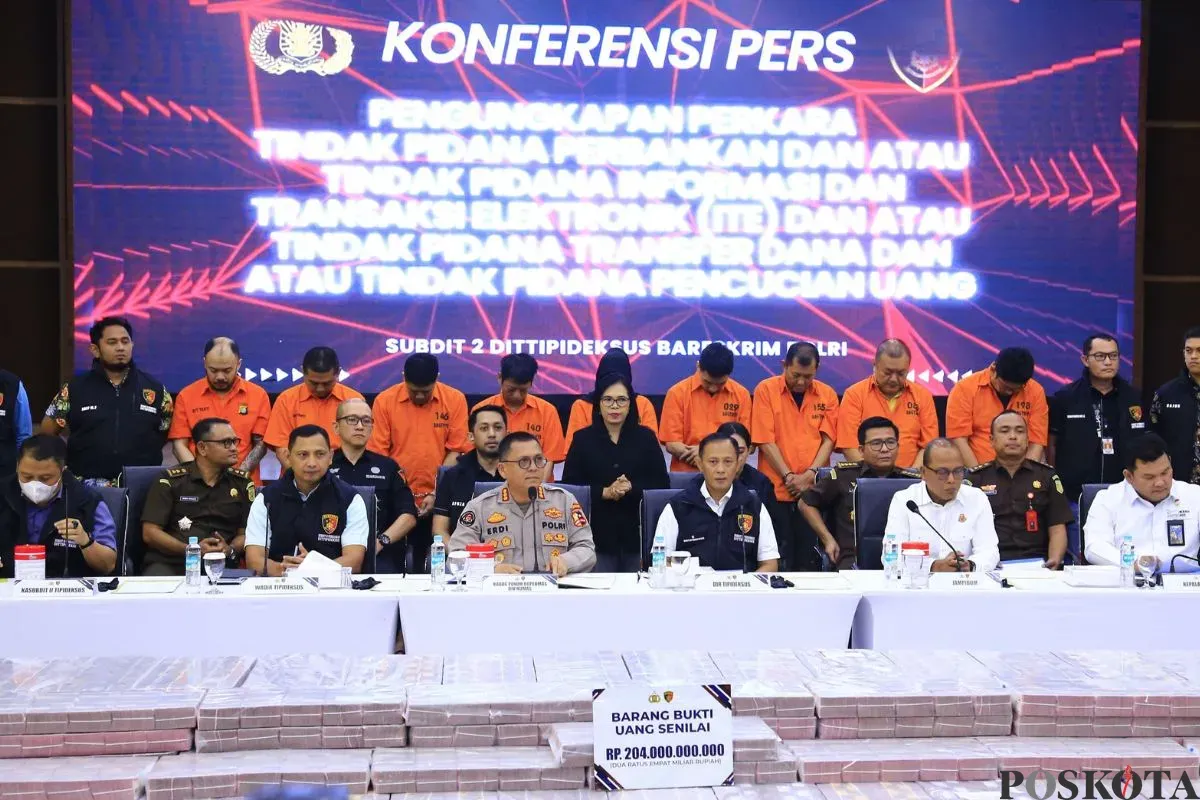 Konferensi pers Direktorat Tindak Pidana Ekonomi dan Khusus Bareskrim Polri terkait kasus pembobolan rekening dormant atau tidak aktif BNI di Mabes Polri, Jakarta Selatan, Kamis, 25 September 2025. (Sumber: Poskota/Ali Mansur)