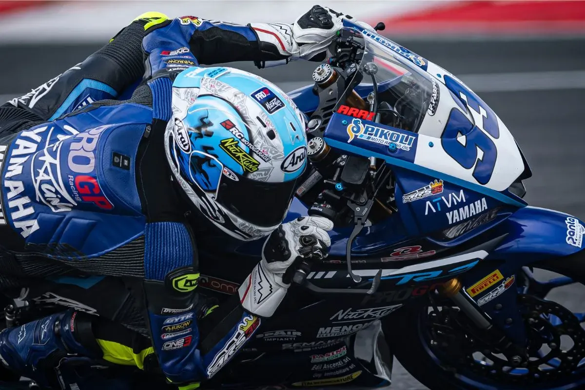 Pebalap Arai Agaska siap tampil maksimal di seri 5 R3 BLU CRU World Cup di Aragon, Spanyol. (Sumber: Dok. Yamaha)