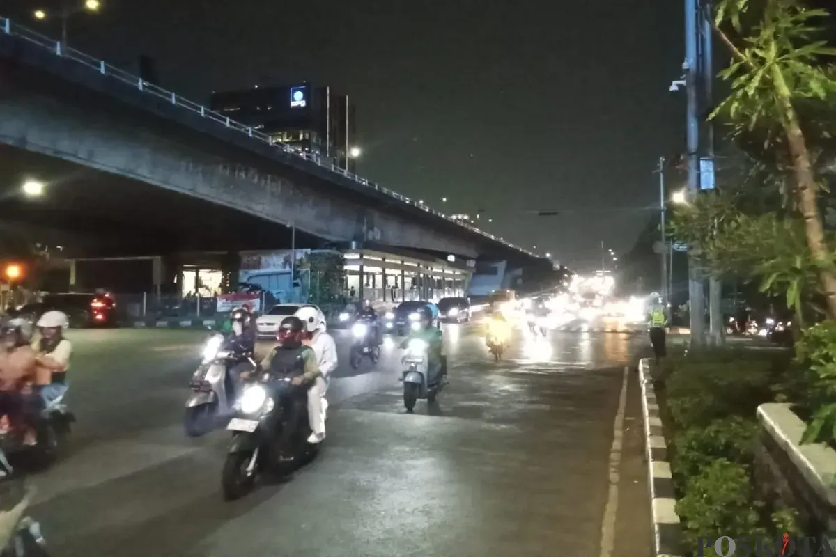 Suasana di ruas Jalan Slipi, Palmerah, Jakarta Barat, Jumat, 26 September 2025. (Sumber: Poskota/Pandi Ramedhan)