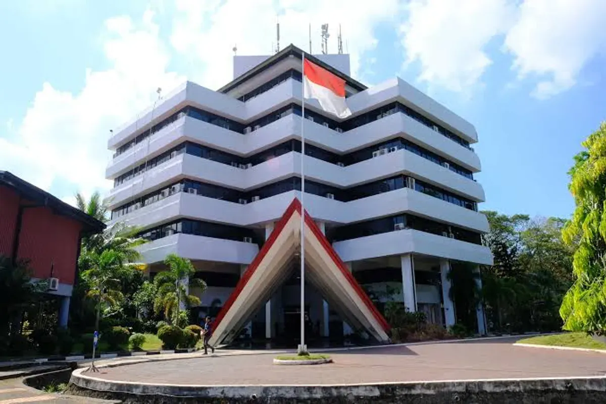 Universitas Hasanuddin menembus Top 500 dunia bidang sains interdisipliner versi Times Higher Education 2026, menunjukkan kemajuan riset lintas disiplin dan kerja sama industri. (Sumber: Universitas Hasanuddin)