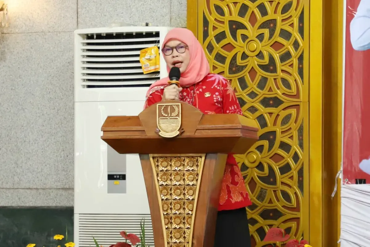Penjabat (Pj) Sekretaris Daerah Kabupaten Bekasi, Ida Farida, menginstruksikan pelaksanaan pengajian rutin serta kewajiban salat berjamaah bagi ASN muslim di lingkungan Pemkab Bekasi. (Sumber: Pemkab Bekasi)