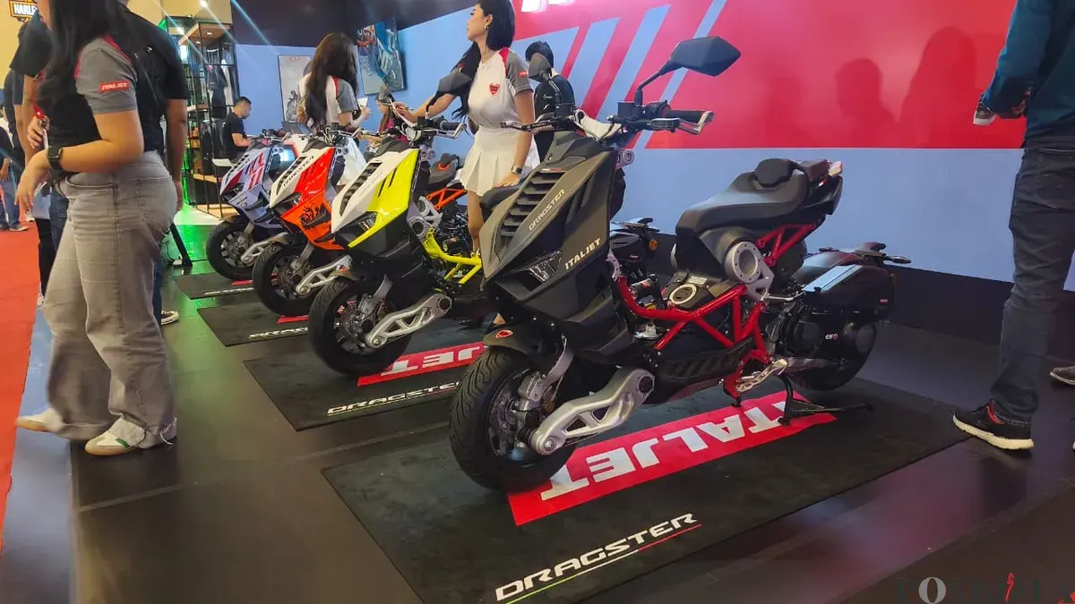 Italjet Dragster 250 jadi skutik termahal di IMOS 2025 dengan desain naked unik dan harga Rp149,5 juta. (Sumber: Poskota/Erwan Hartawan)