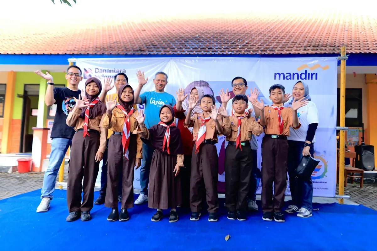Mandiri Peduli Sekolah menghadirkan lingkungan belajar yang layak, aman, dan inspiratif bagi para pelajar di Tanah Air. (Sumber: Corsec Bank Mandiri)