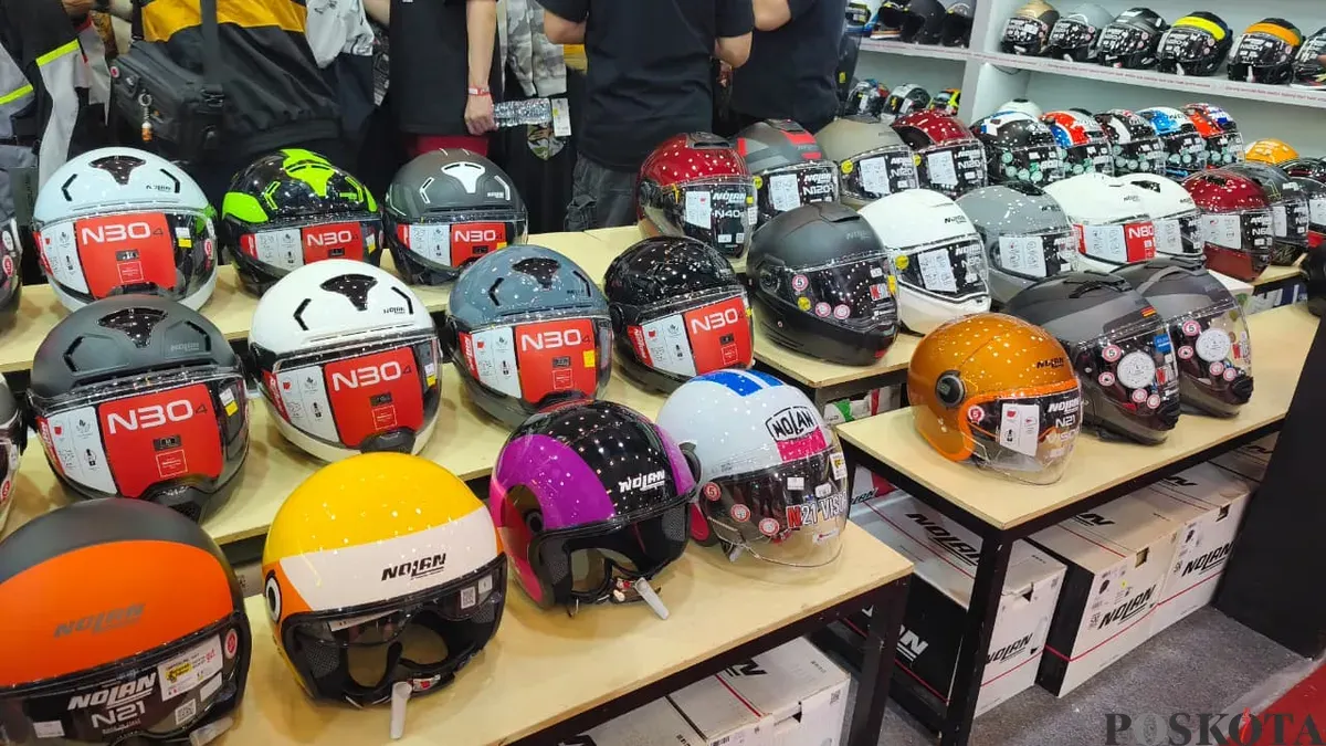 IMOS 2025 di ICE BSD menawarkan beragam promo menarik untuk motor, aksesoris, dan apparel. (Sumber: POSKOTA | Foto: Erwan Hartawan)