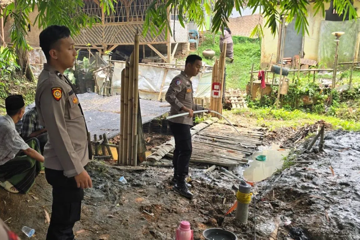 Polres Bogor bangun sumur bor di Desa Tapos, Kecamatan Tenjo, bantu pasokan air bersih untuk 150 kepala keluarga. (Sumber: Dok. Polres Bogor)