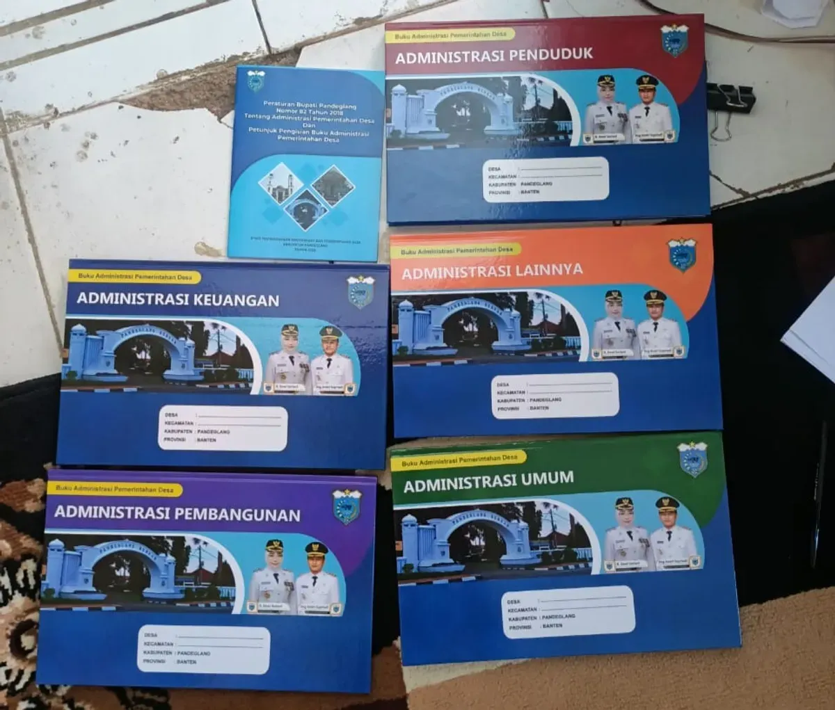 Penampakan buku administrasi desa yang diterima oleh pemerintahan desa di Pandeglang. (Sumber: Istimewa)