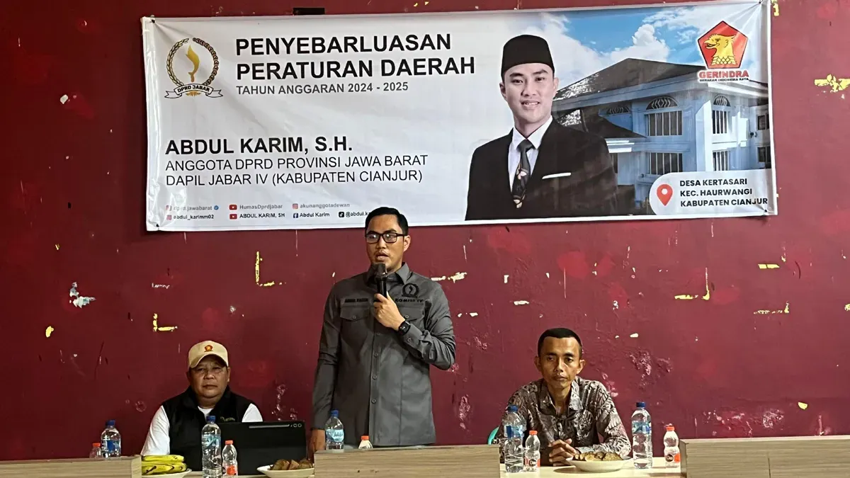 Anggota Komisi IV DPRD Jabar, Abdul Karim, saat menggelar sosialisasi Perda No 4/2018 tentang Pemberdayaan Petani di Gedung Serbaguna Desa Kertasari, Kecamatan Haurwangi, Kabupaten Cianjur. (Sumber: Istimewa)