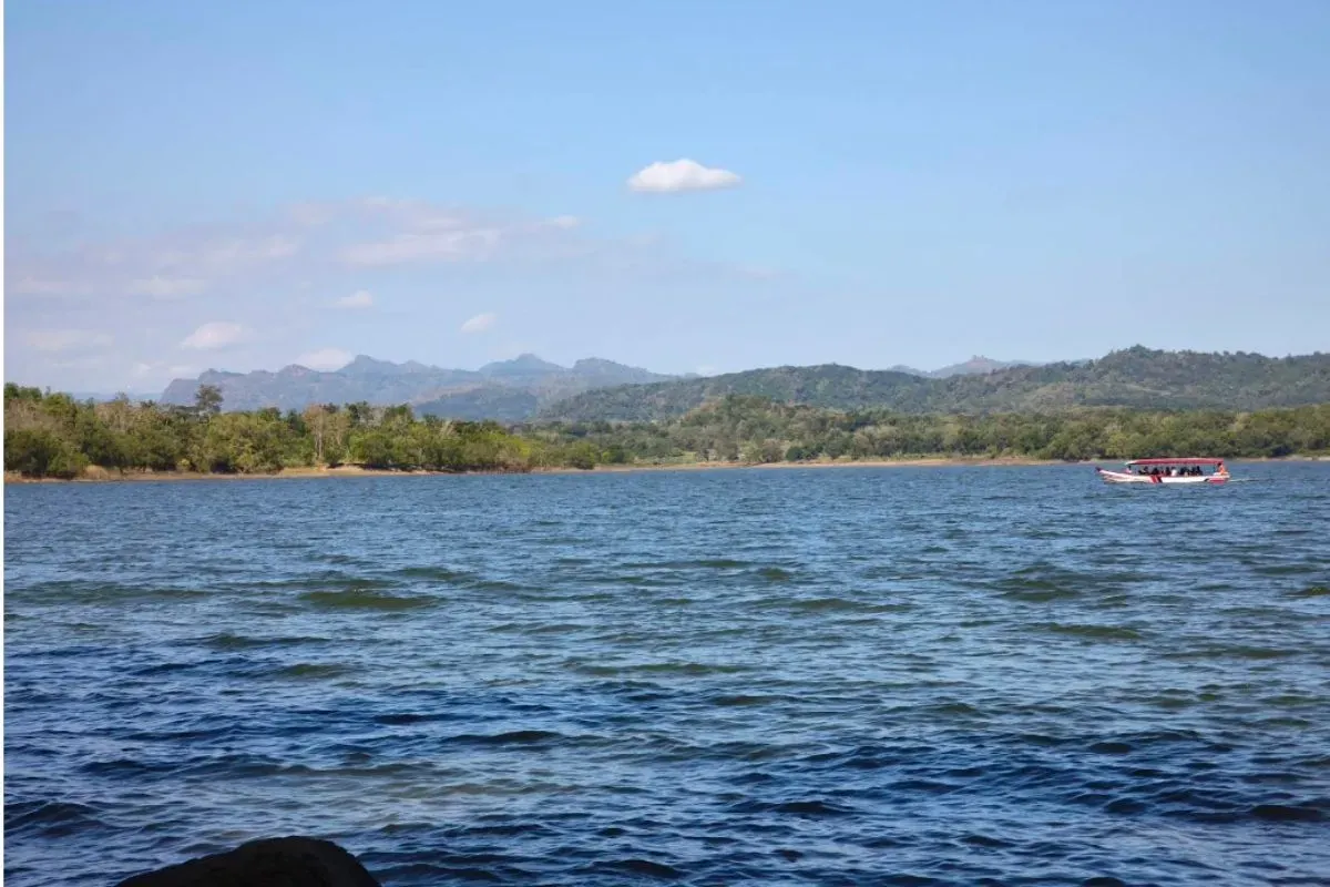 Pantai Gading Purba (Sumber: Google Maps/Febriantoro Febri)
