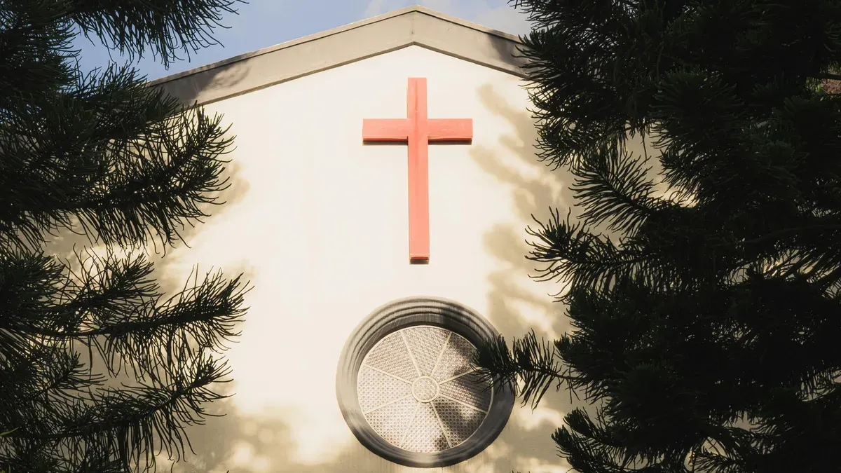 Ilustrasi - Ucapan Kamis Putih 2026. (Sumber: Pexels/Arindam Chowdhury)