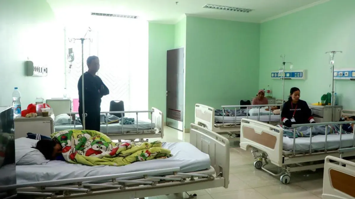 Sejumlah siswa korban keracunan MBG saat menjalani perawatan di RSKD Duren Sawit, Jakarta Timur, Sabtu, 4 April 2026. (Sumber: Dok. Pemprov Jakarta)
