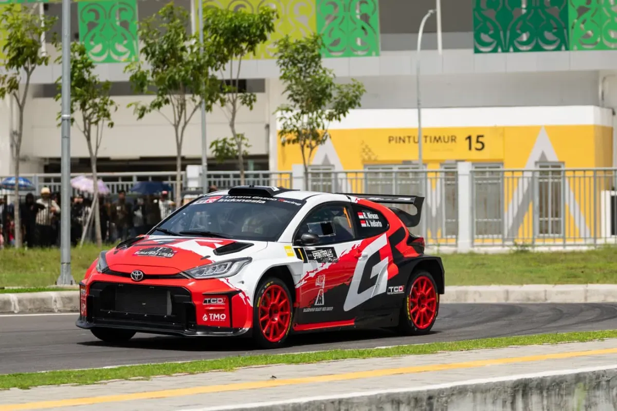 Toyota Gazoo Racing Indonesia mengawali musim dengan hasil positif pada ajang Kejurnas Sprint Rally 2026. (Sumber: TGRI)