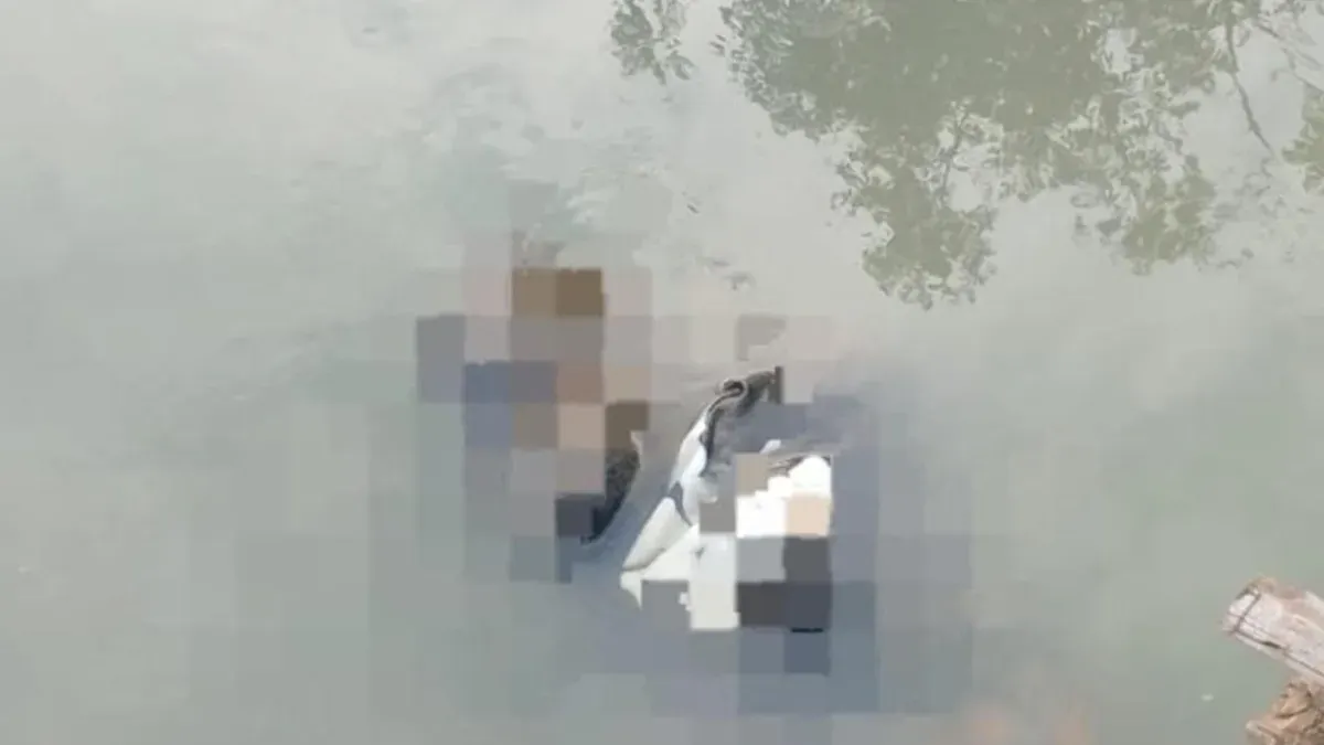 Kondisi korban saat ditemukan mengambang di Kali Cadas Kukun, Kampung Pabuaran, Desa Pangadegan, Kecamatan Pasar Kemis, Kabupaten Tangerang. (Sumber: Istimewa)