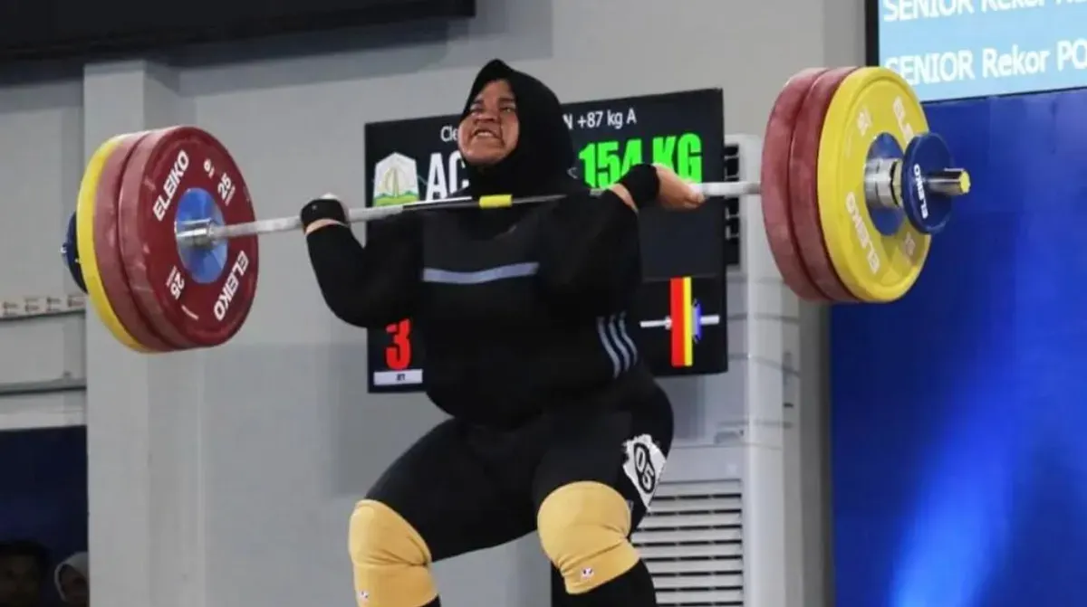 Atlet angkat besi nasional asal Provinsi Aceh, Nurul Akmal. (Sumber: Instagram/@nurulakmal_12)