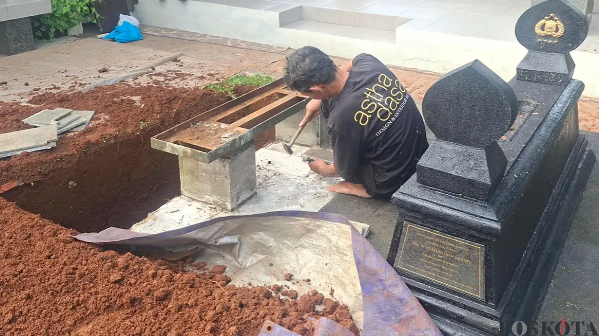 Persiapan pemakaman Eyang Meri Hoegeng yang direncanakan besok Rabu, 4 Februari 2026. (Sumber: Poskota/ Angga Pahlevi)