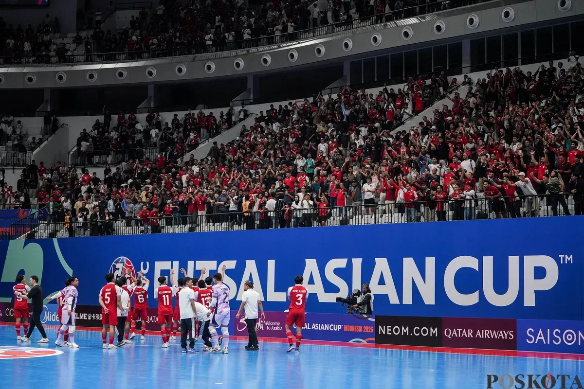 Pemain timnas futsal Indonesia berselebrasi usai menang melawan timnas futsal Jepang pada pertandingan semifinal AFC Futsal Asian Cup 2026 di Indonesia Arena, Senayan, Jakarta, Kamis, 5 Februari 2026. (Sumber: Poskota/Bilal Nugraha Ginanjar)