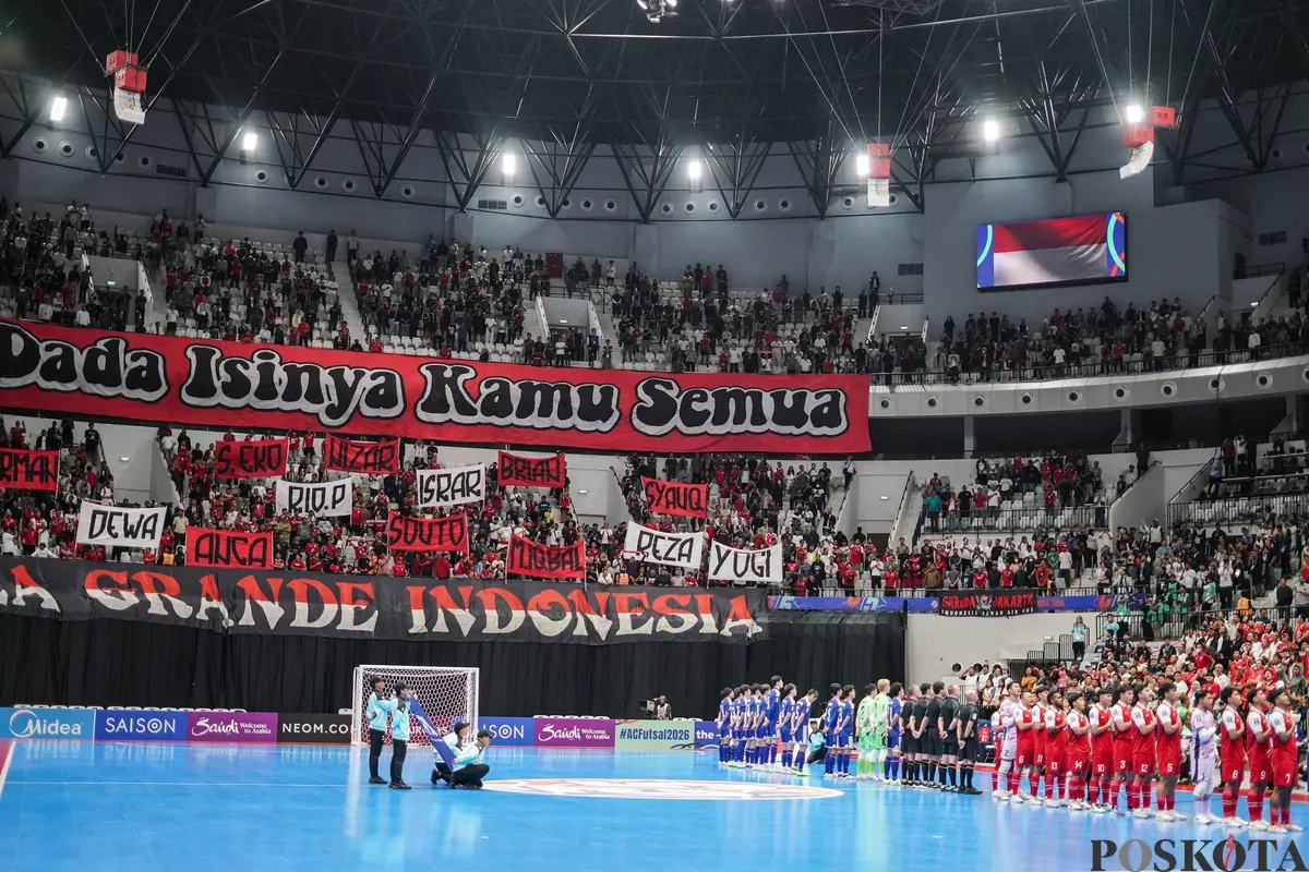 Skuad timnas futsal Indonesia saat melawan timnas futsal Jepang pada pertandingan semifinal AFC Futsal Asian Cup 2026 di Indonesia Arena, Senayan, Jakarta, Kamis, 5 Februari 2026. (Sumber: Poskota/Bilal Nugraha Ginanjar)