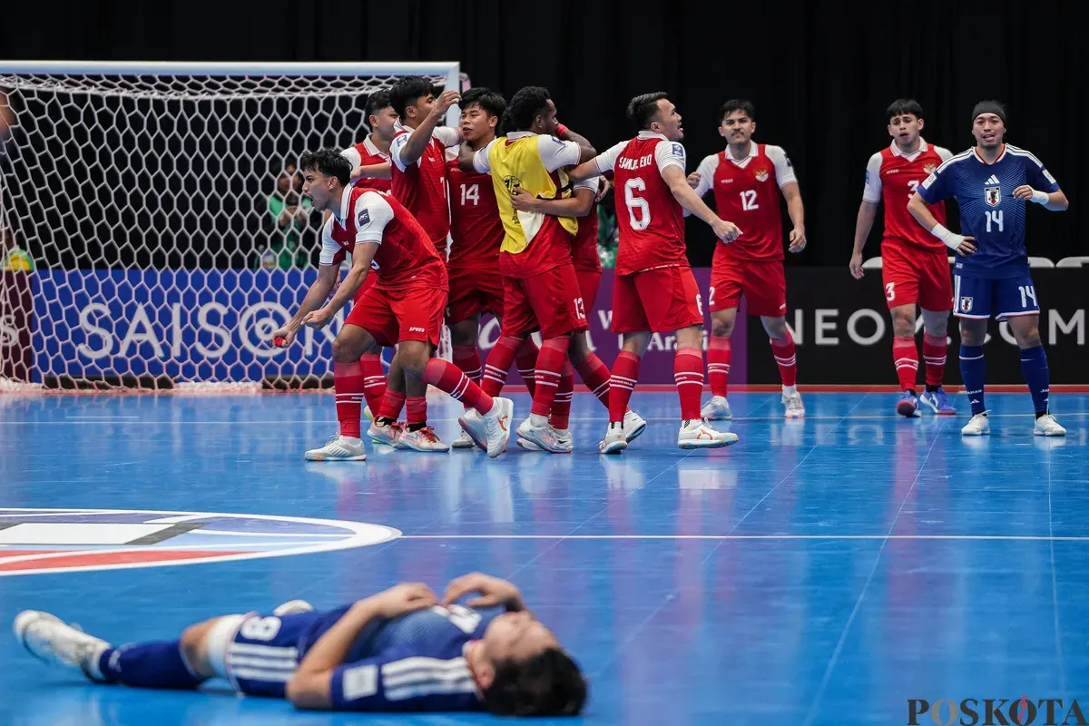 Pemain timnas futsal Indonesia berselebrasi usai menang melawan timnas futsal Jepang  pada pertandingan semifinal AFC Futsal Asian Cup 2026 di Indonesia Arena, Senayan, Jakarta, Kamis, 5 Februari 2026. (Sumber: Poskota/Bilal Nugraha Ginanjar)