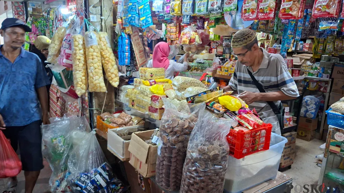 Ilustrasi harga bahan pokok jelang Imlek dan Ramadhan. (Sumber: Poskota/Angga Pahlevi)